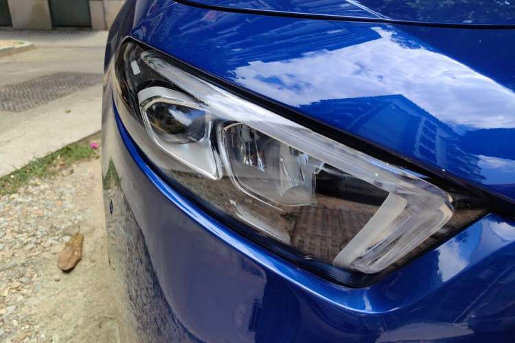 Used Mercedes-Benz A-Class 2021 A 200 L Sport Sedan Fashion Model Right Front Headlight