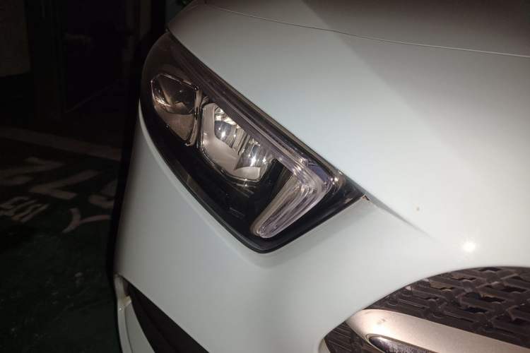 Used Mercedes-Benz A-Class 2021 A 200 L Sport Sedan Fashion Model Right Front Headlight