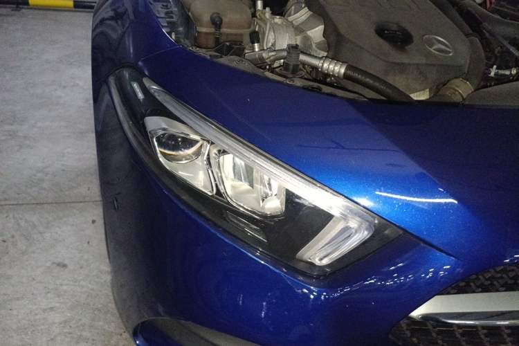Used Mercedes-Benz A-Class 2021 A 200 L Sport Sedan Fashion Model Right Front Headlight