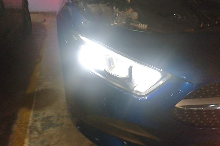 Used Mercedes-Benz A-Class 2021 A 200 L Sport Sedan Fashion Model Right Front Headlight