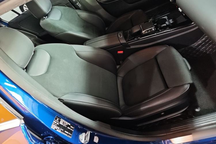 Used Mercedes-Benz A-Class 2021 A 200 L Sport Sedan Fashion Model Right Front Seat