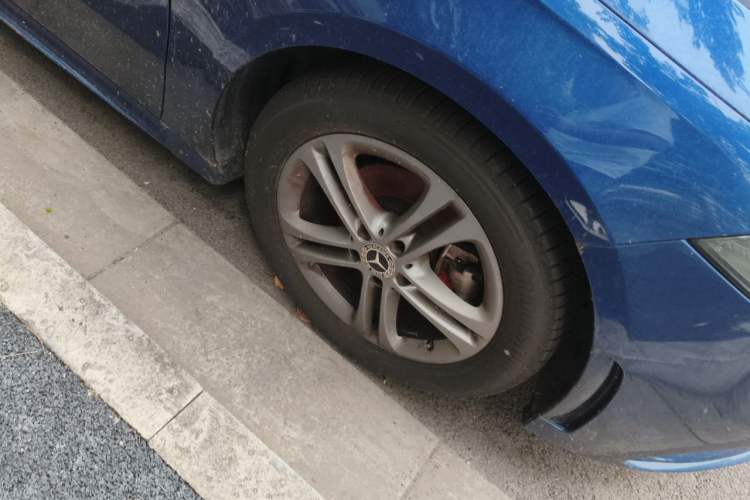 Used Mercedes-Benz A-Class 2021 A 180 L Right Front Wheel Hub