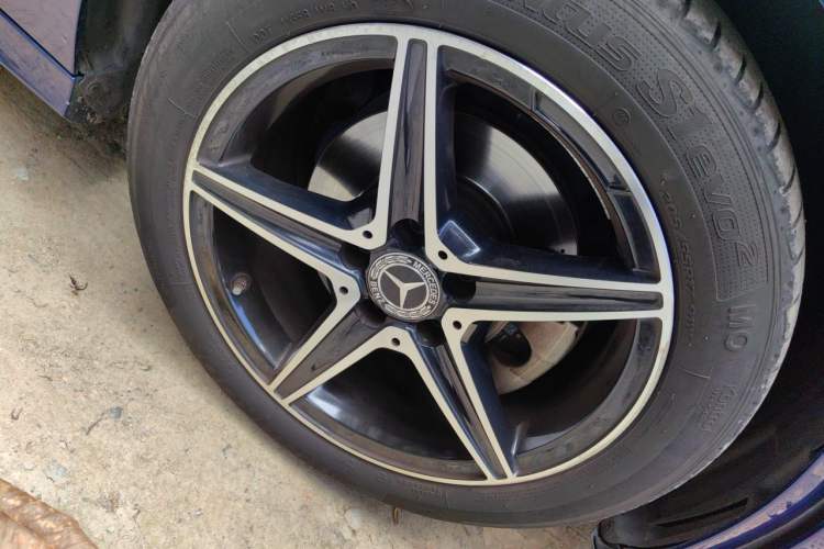 Used Mercedes-Benz A-Class 2021 A 200 L Sport Sedan Fashion Model Right Front Wheel Hub