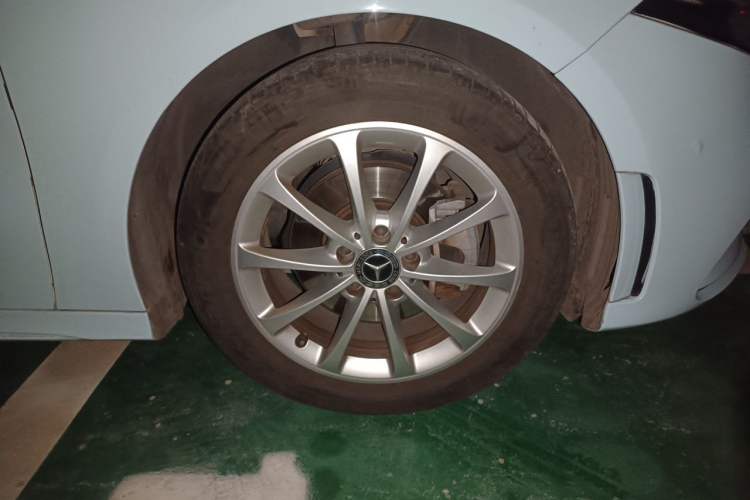 Used Mercedes-Benz A-Class 2021 A 200 L Sport Sedan Fashion Model Right Front Wheel Hub