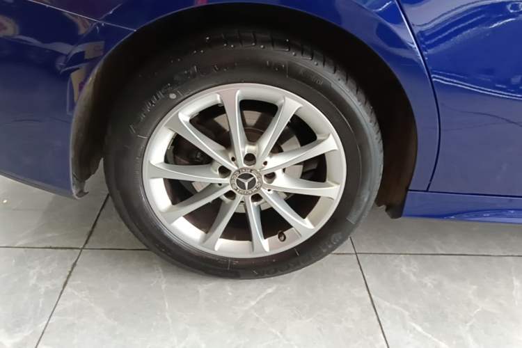 Used Mercedes-Benz A-Class 2021 A 200 L Sport Sedan Fashion Model Right Rear Wheel Hub
