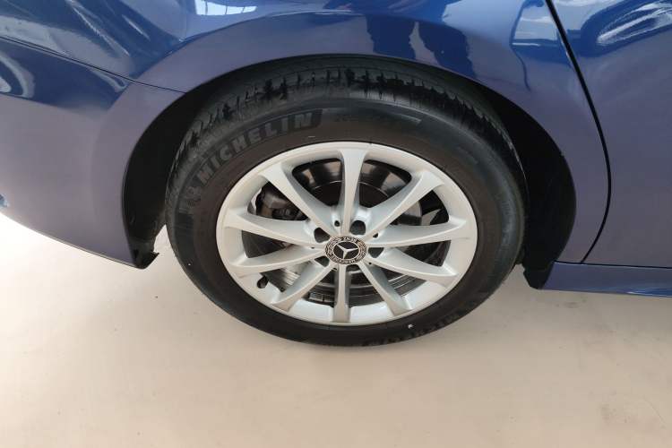 Used Mercedes-Benz A-Class 2021 A 200 L Sport Sedan Fashion Model Right Rear Wheel Hub
