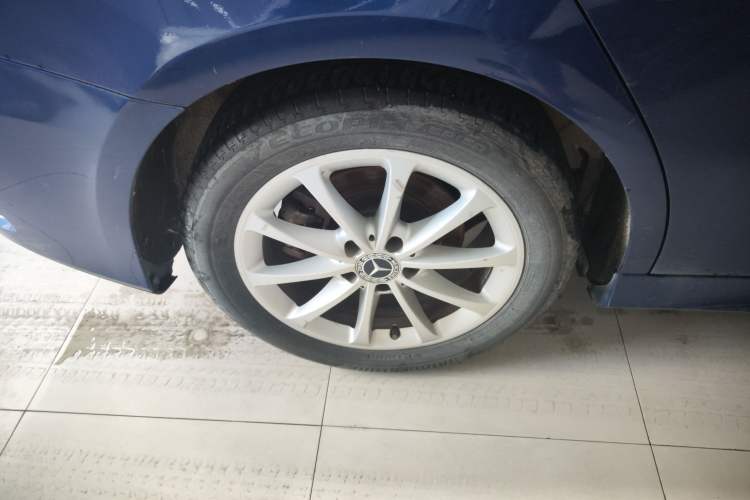 Used Mercedes-Benz A-Class 2021 A 200 L Sport Sedan Fashion Model Right Rear Wheel Hub