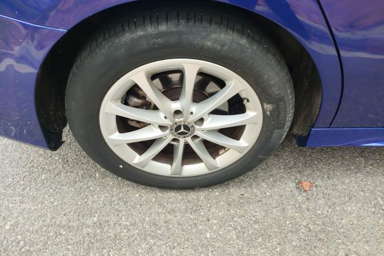 Used Mercedes-Benz A-Class 2021 A 200 L Sport Sedan Fashion Model Right Rear Wheel Hub