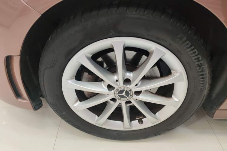 Used Mercedes-Benz A-Class 2021 A 200 L Sport Sedan Dynamic Model Left Front Wheel Hub