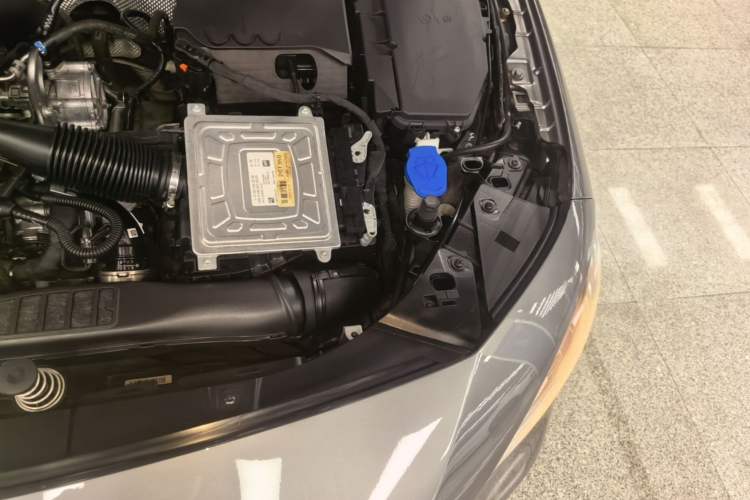 Used Mercedes-Benz A-Class 2021 A 180 L Engine Bay Left