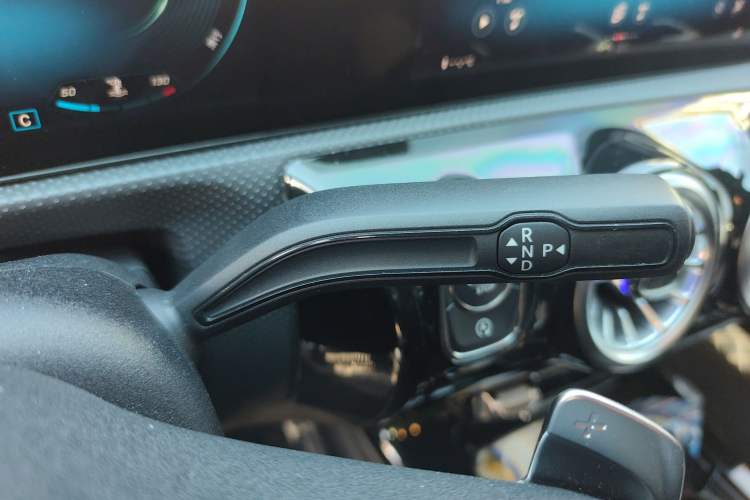Used Mercedes-Benz A-Class 2021 A 200 L Sport Sedan Fashion Model Gear Lever