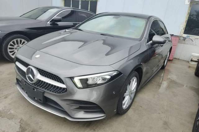 Ojetý Mercedes-Benz A-Class 2021 A 200 L Sport Sedan Dynamic Model