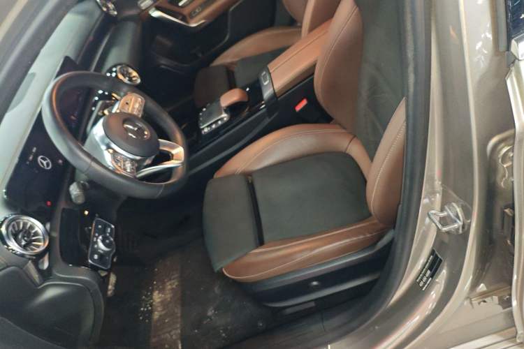 Used Mercedes-Benz A-Class 2021 A 200 L Sport Sedan Fashion Model Left Front Seat