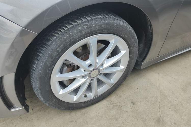 Used Mercedes-Benz A-Class 2021 A 200 L Sport Sedan Dynamic Model Left Front Wheel Hub