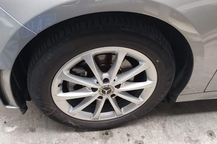 Used Mercedes-Benz A-Class 2021 A 200 L Sport Sedan Fashion Model Left Front Wheel Hub