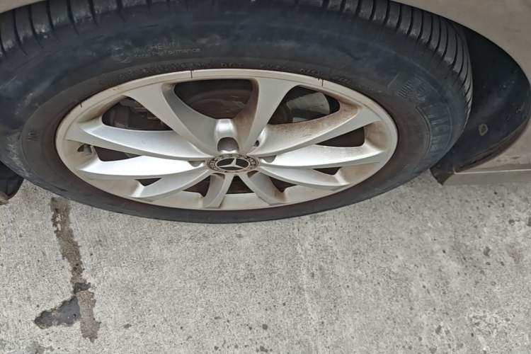 Used Mercedes-Benz A-Class 2021 A 200 L Sport Sedan Fashion Model Left Front Wheel Hub