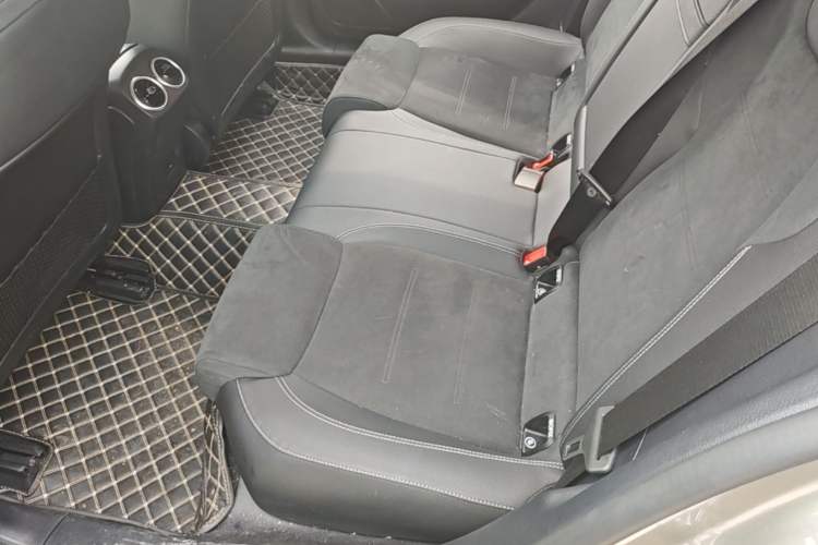 Used Mercedes-Benz A-Class 2021 A 200 L Sport Sedan Fashion Model Left Rear Seat