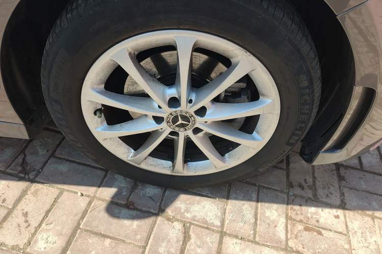 Used Mercedes-Benz A-Class 2021 A 200 L Sport Sedan Fashion Model Right Front Wheel Hub