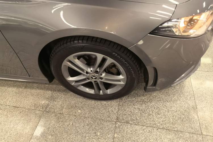 Used Mercedes-Benz A-Class 2021 A 180 L Right Front Wheel Hub
