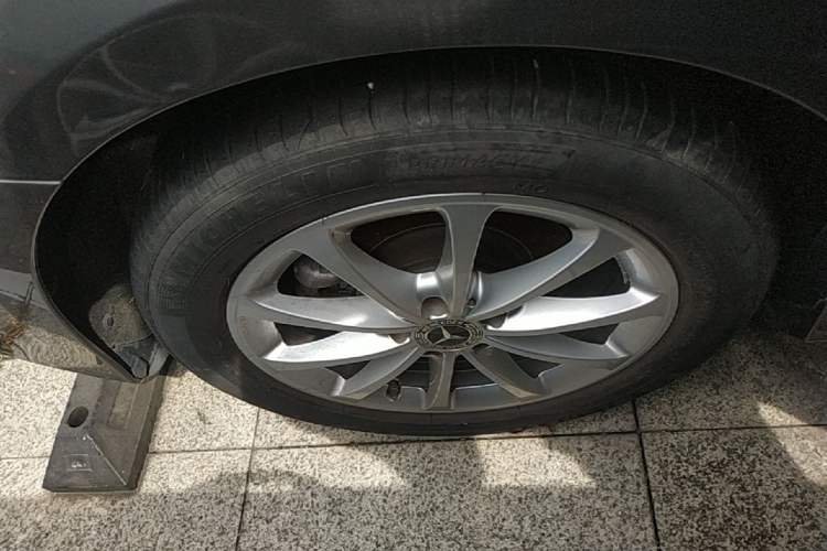 Used Mercedes-Benz A-Class 2021 A 200 L Sport Sedan Fashion Model Right Rear Wheel Hub