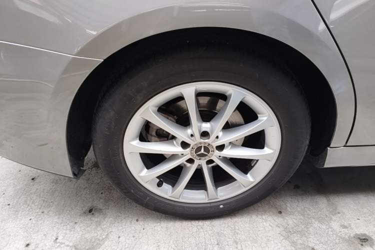 Used Mercedes-Benz A-Class 2021 A 200 L Sport Sedan Fashion Model Right Rear Wheel Hub
