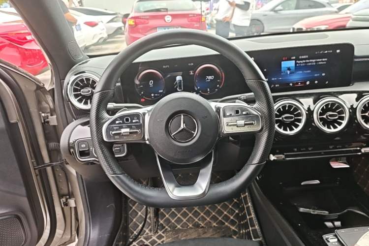 Used Mercedes-Benz A-Class 2021 A 200 L Sport Sedan Fashion Model Steering Wheel