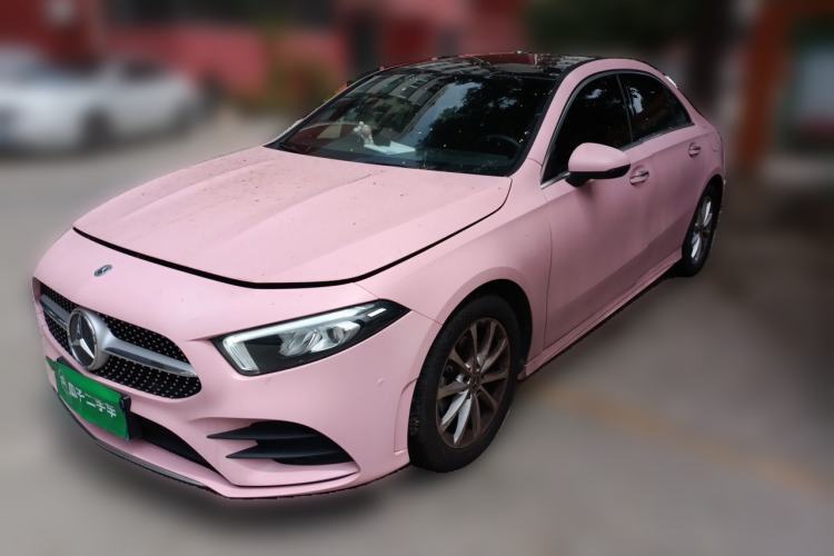 Używany Mercedes-Benz A-Class 2021 A 200 L Sport Sedan Fashion Model Guazi used car, China used car export, Used car for sale, Used cars, Cheapest cars for sale