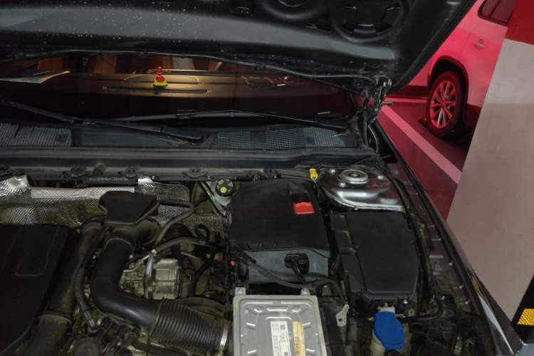 Used Mercedes-Benz A-Class 2021 A 200 Fashion Model Engine Bay Left