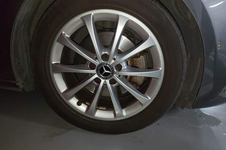 Used Mercedes-Benz A-Class 2021 A 200 Fashion Model Right Front Wheel Hub