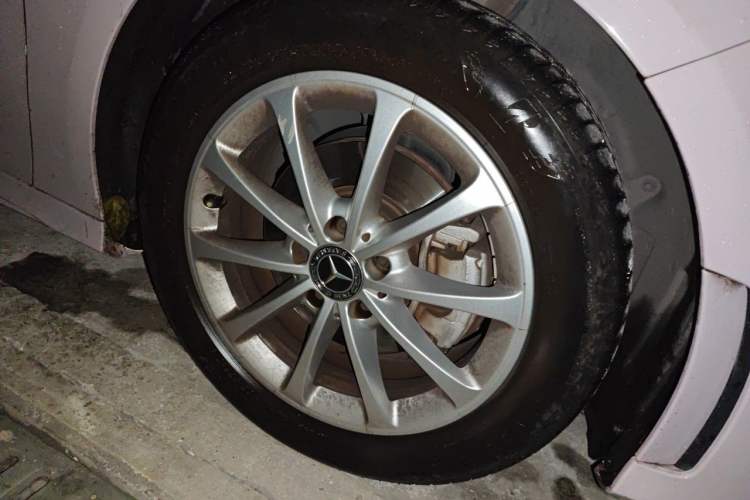 Used Mercedes-Benz A-Class 2021 A 200 L Sport Sedan Fashion Model Right Front Wheel Hub
