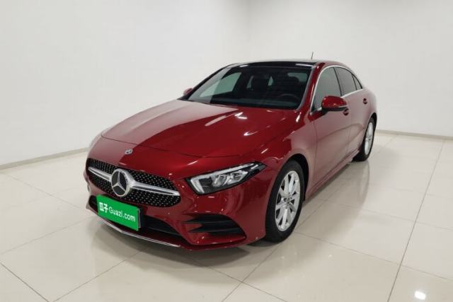 Ojetý Mercedes-Benz A-Class 2021 A 200 L Sport Sedan Fashion Model