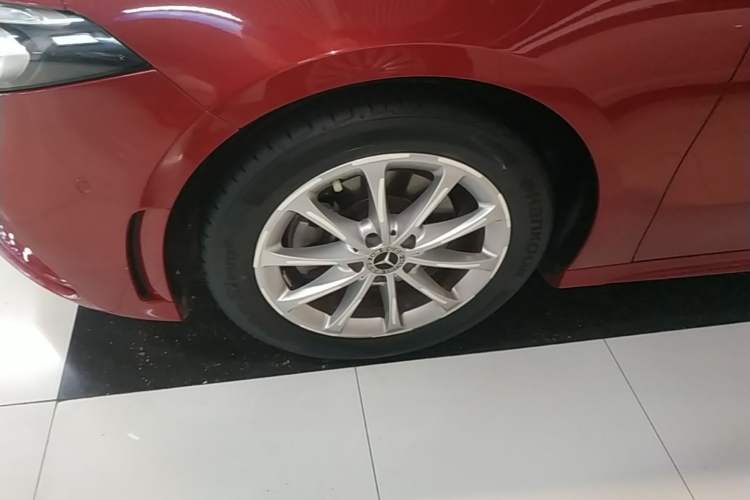Used Mercedes-Benz A-Class 2021 A 200 L Sport Sedan Fashion Model Left Front Wheel Hub