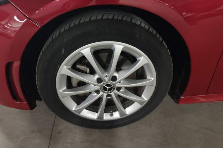Used Mercedes-Benz A-Class 2021 A 200 L Sport Sedan Fashion Model Left Front Wheel Hub