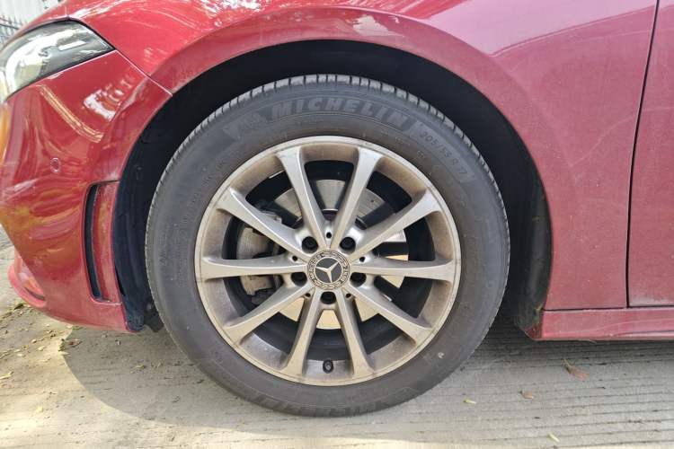 Used Mercedes-Benz A-Class 2021 A 200 L Sport Sedan Fashion Model Left Front Wheel Hub