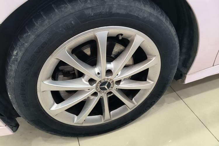 Used Mercedes-Benz A-Class 2021 A 200 L Sport Sedan Fashion Model Left Front Wheel Hub