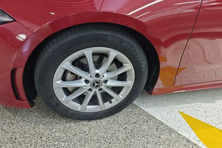 Used Mercedes-Benz A-Class 2021 A 200 L Sport Sedan Dynamic Model Left Front Wheel Hub