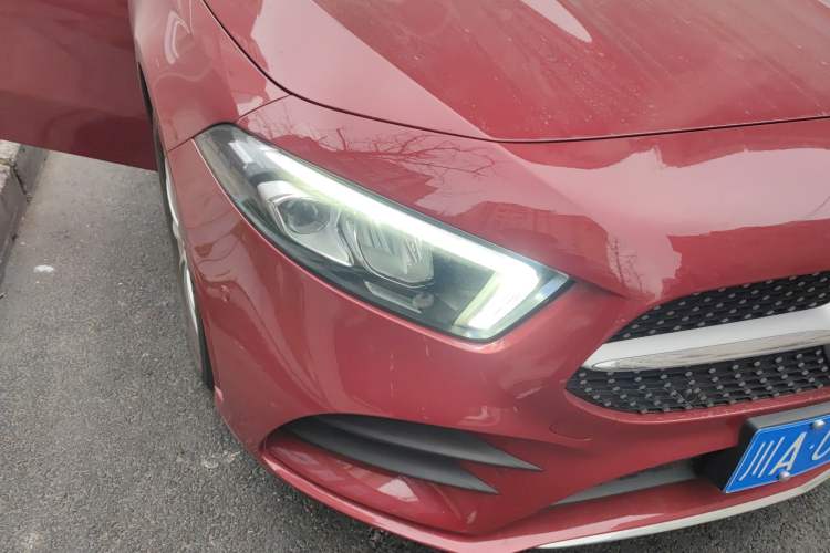 Used Mercedes-Benz A-Class 2021 A 200 L Sport Sedan Fashion Model Right Front Headlight