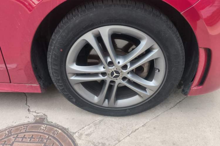 Used Mercedes-Benz A-Class 2021 A 180 L Sport Sedan Right Front Wheel Hub