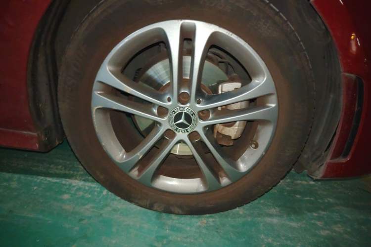 Used Mercedes-Benz A-Class 2021 Restyled A 180 L Sport Sedan Right Front Wheel Hub