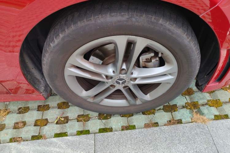 Used Mercedes-Benz A-Class 2021 Restyled A 180 L Sport Sedan Right Front Wheel Hub