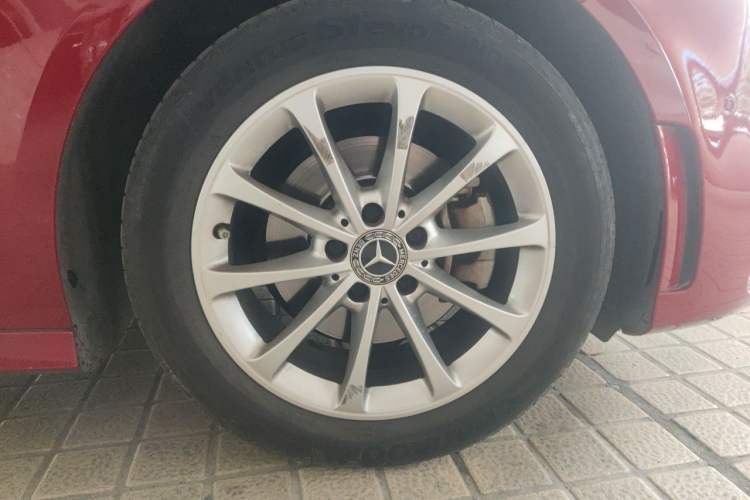 Used Mercedes-Benz A-Class 2021 A 200 L Sport Sedan Fashion Model Right Front Wheel Hub