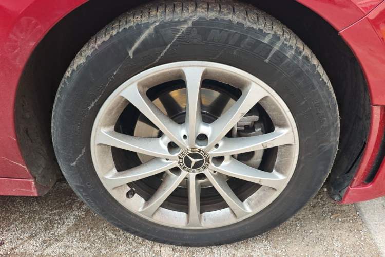 Used Mercedes-Benz A-Class 2021 A 200 L Sport Sedan Fashion Model Right Front Wheel Hub