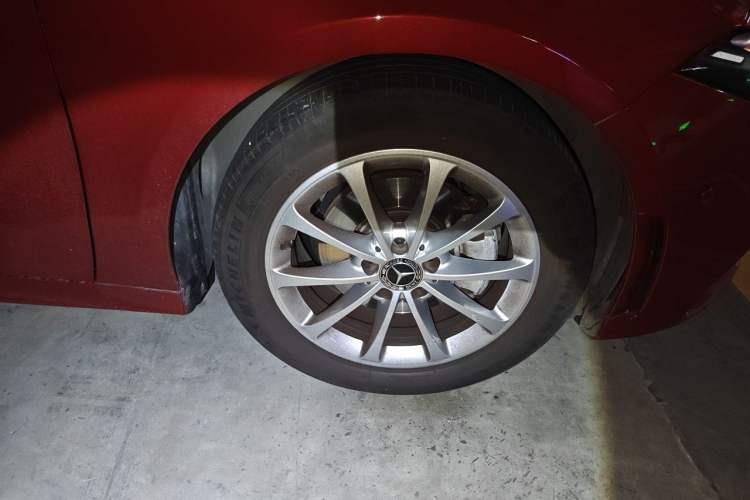 Used Mercedes-Benz A-Class 2021 A 200 L Sport Sedan Fashion Model Right Front Wheel Hub