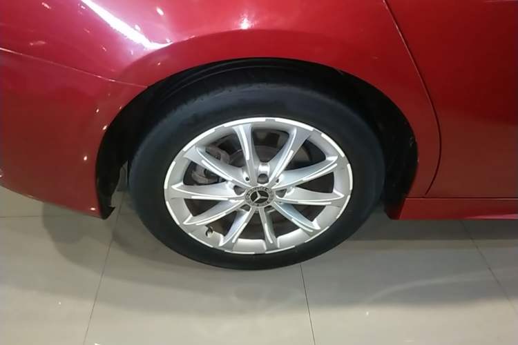 Used Mercedes-Benz A-Class 2021 A 200 L Sport Sedan Fashion Model Right Rear Wheel Hub