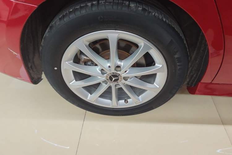 Used Mercedes-Benz A-Class 2021 A 200 L Sport Sedan Fashion Model Right Rear Wheel Hub
