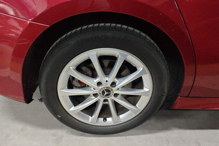 Used Mercedes-Benz A-Class 2021 A 200 L Sport Sedan Fashion Model Right Rear Wheel Hub