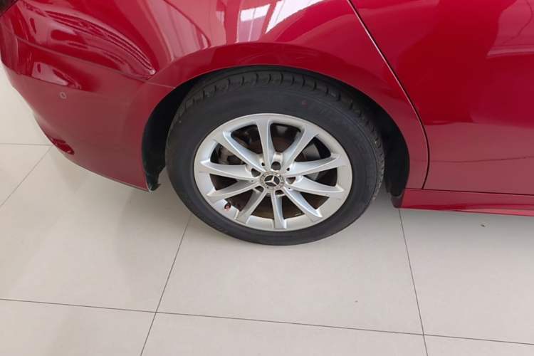 Used Mercedes-Benz A-Class 2021 A 200 L Sport Sedan Fashion Model Right Rear Wheel Hub