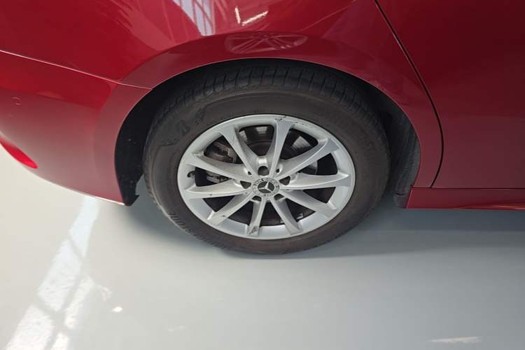 Used Mercedes-Benz A-Class 2021 A 200 L Sport Sedan Fashion Model Right Rear Wheel Hub