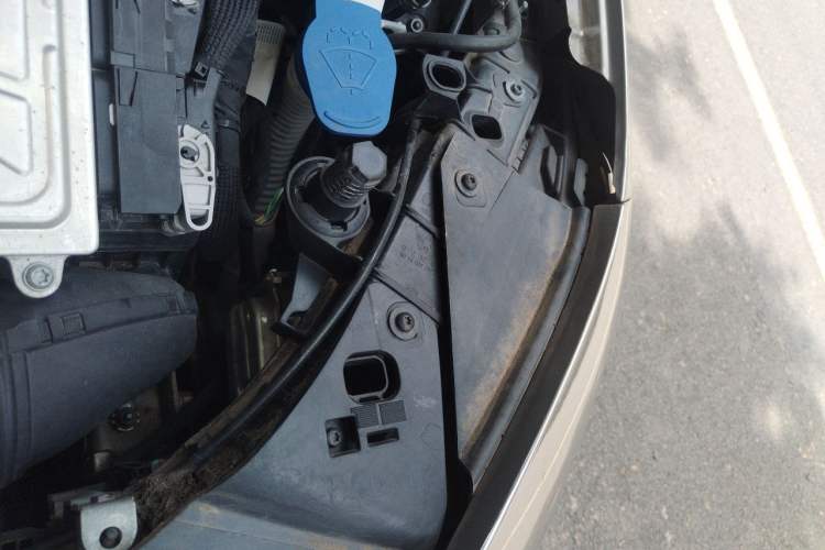 Used Mercedes-Benz A-Class 2021 A 200 L Sport Sedan Fashion Model Engine Bay Left