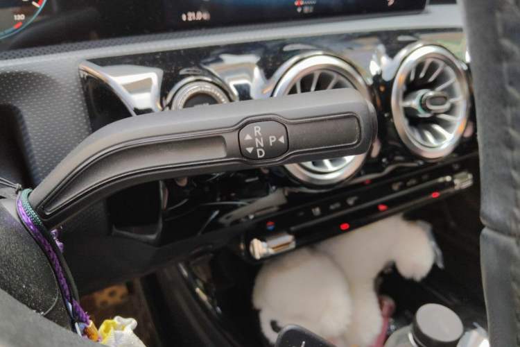 Used Mercedes-Benz A-Class 2021 A 200 Dynamic Edition Gear Lever
